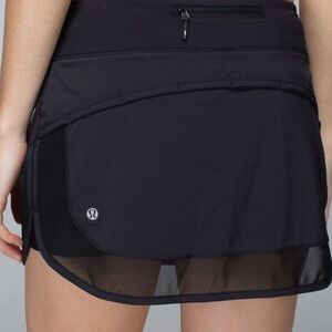 Lululemon Hotty hot skirt II - size 2 Black